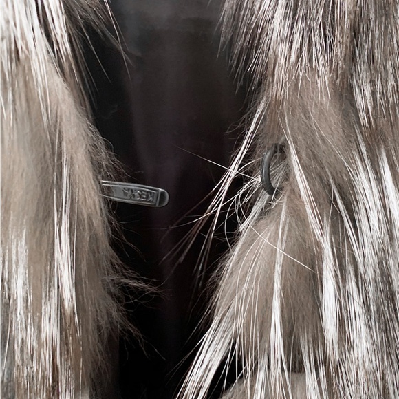 Russian Silver Fox Fur Coat - Picture 6 of 8